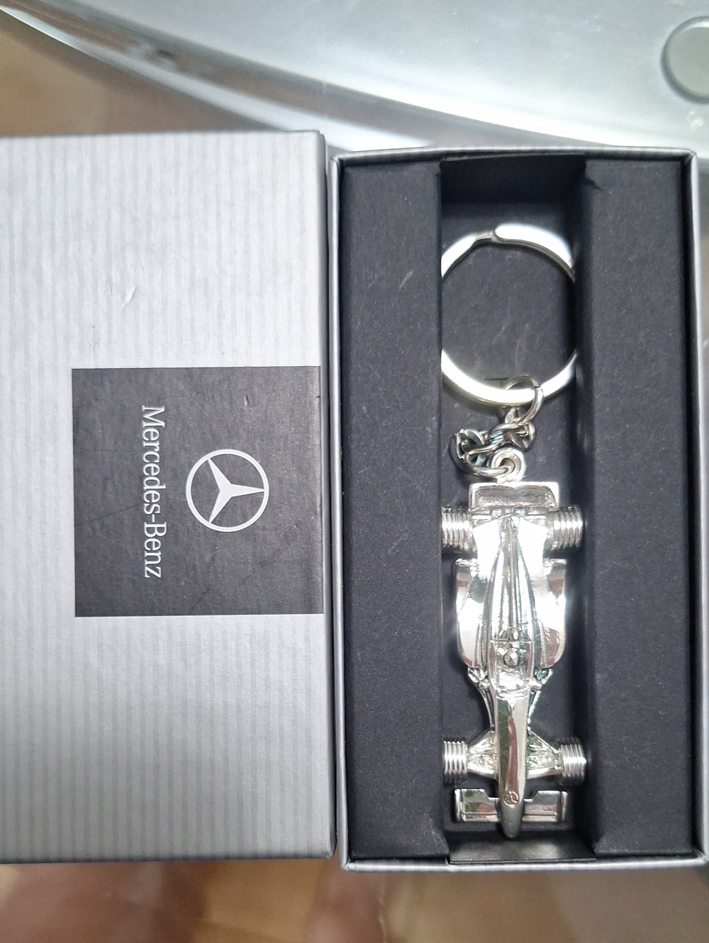 Mercedes Benz key Ring, Keychain  Racing Car Formula 1 .New  Gift Box